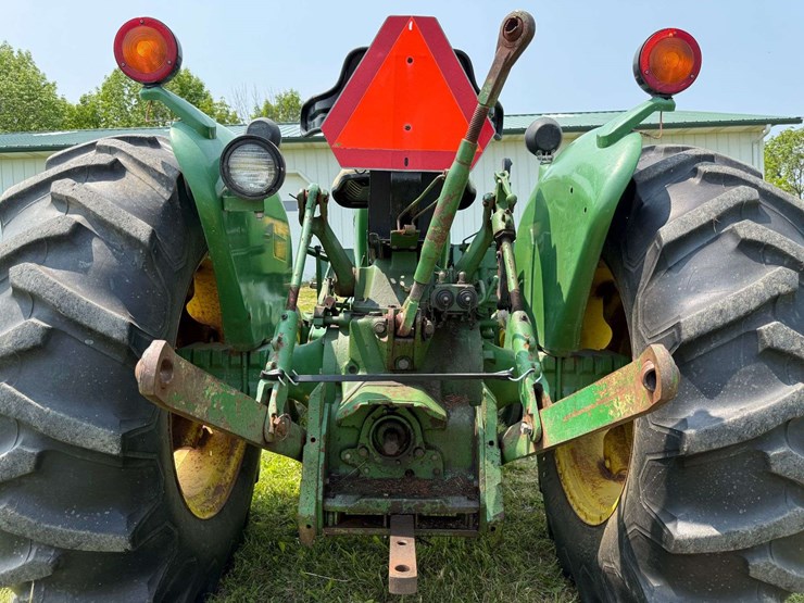 john-deere-2040-image-16