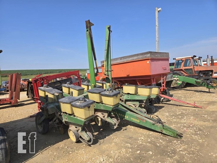 john-deere-7000-image-3
