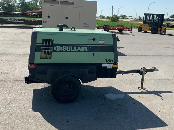 sullair-185f-portable-air-compressor-image-4