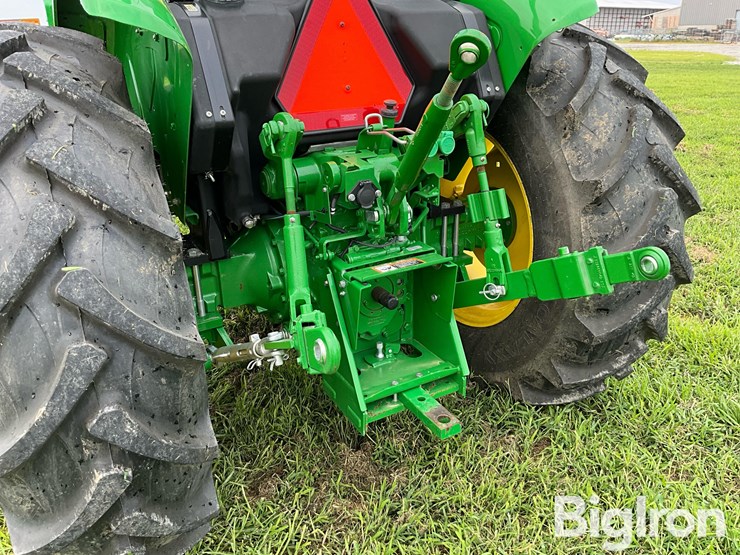 2023-john-deere-5067e-image-9