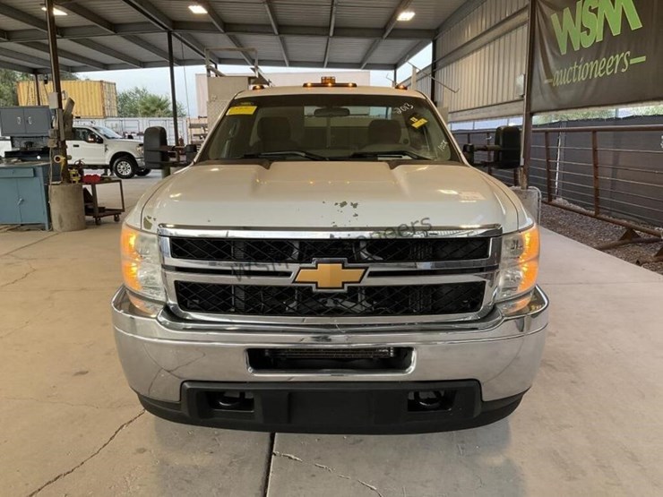 2013-chevrolet-silverado-3500hd-image-3
