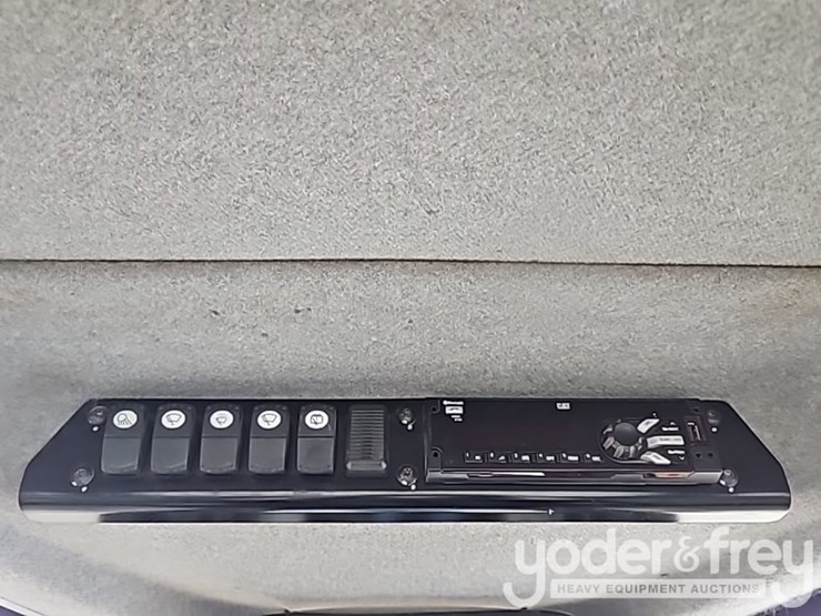 2019-caterpillar-d6n-lgp-image-59