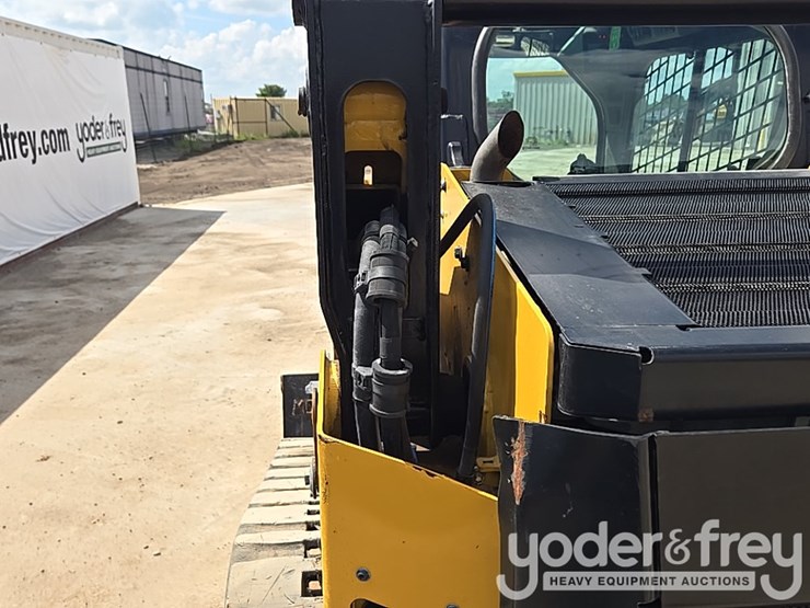 2022-caterpillar-259d3-image-40