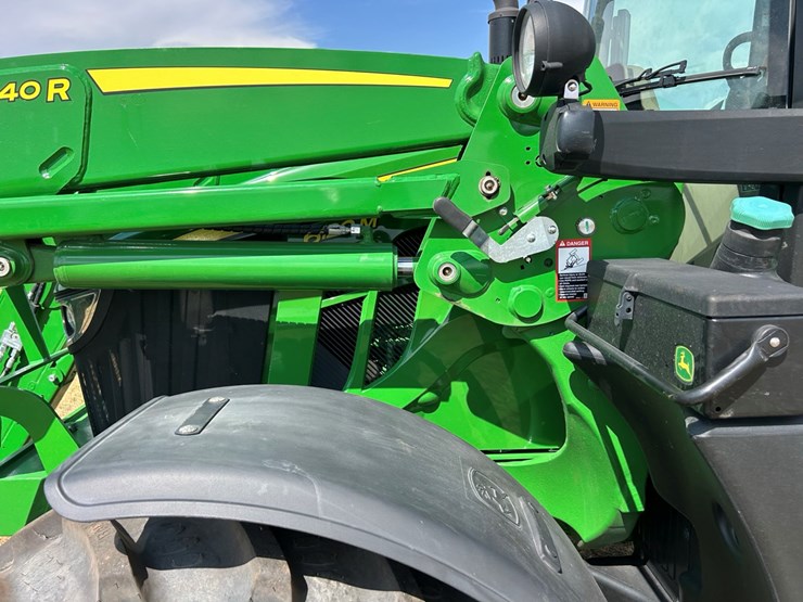 2023-john-deere-6120m-image-15