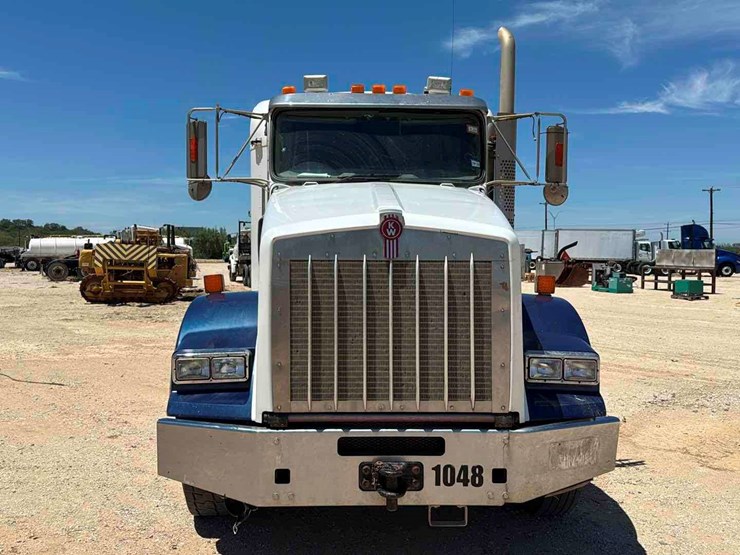 2015-kenworth-t800-image-2