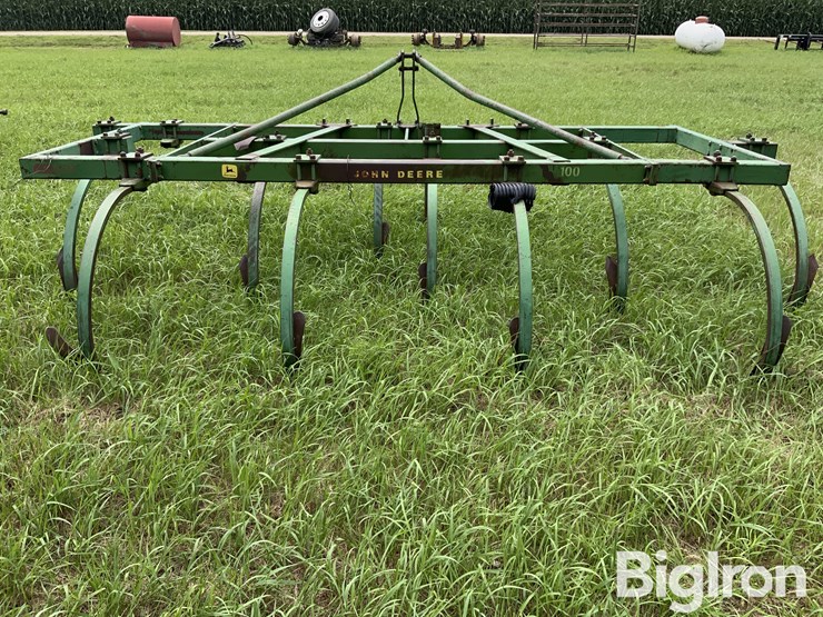 john-deere-100-image-6