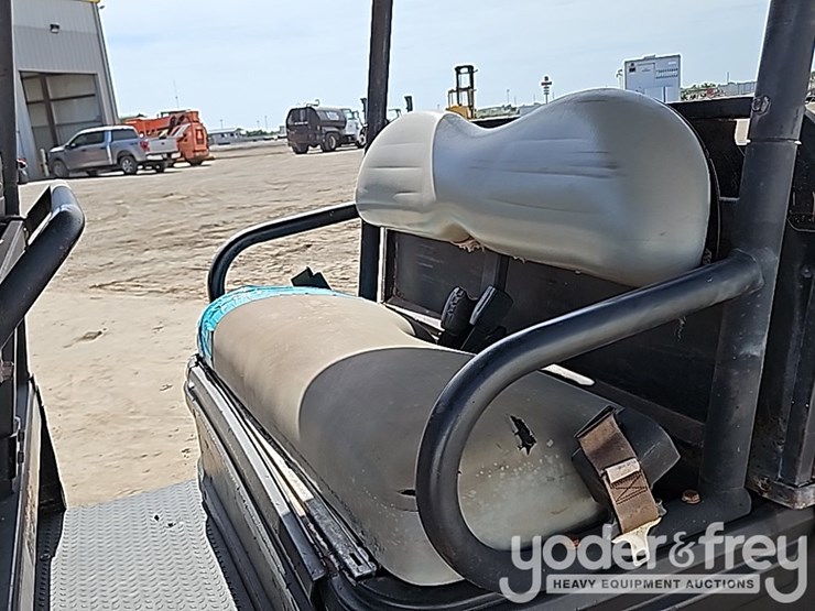 2019-club-car-carryall-1700-image-37