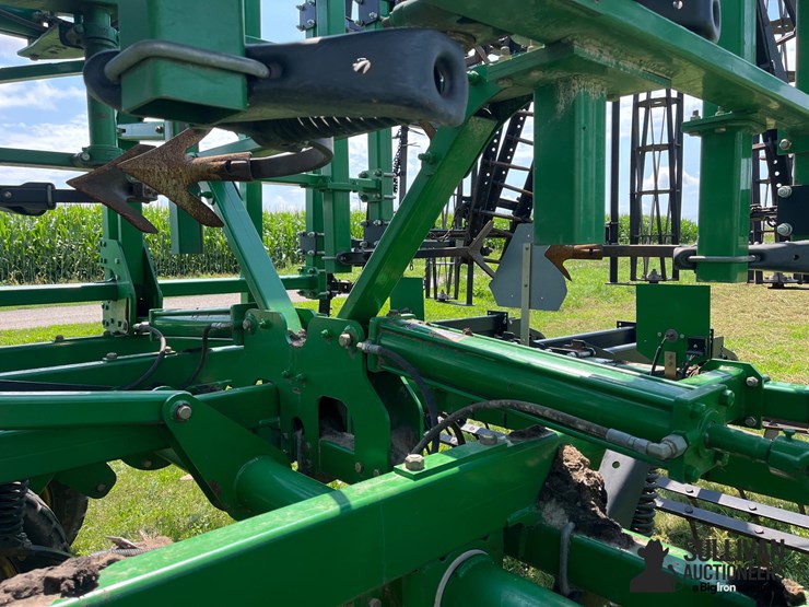 john-deere-2310-image-18