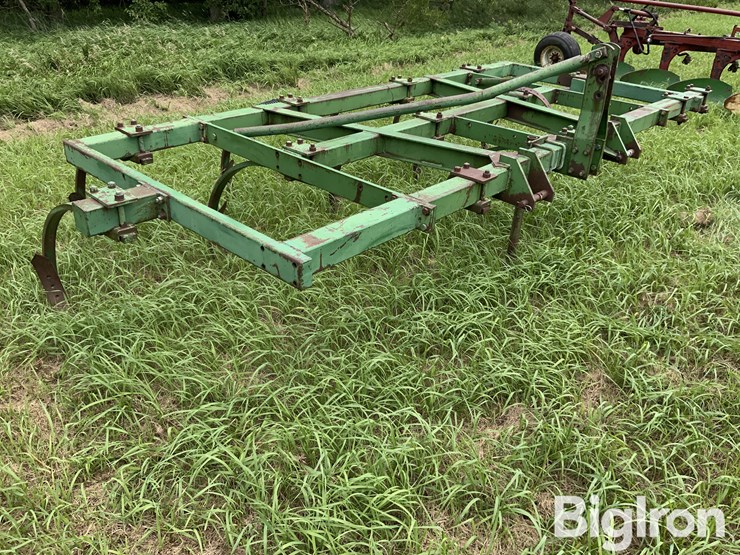john-deere-100-image-3