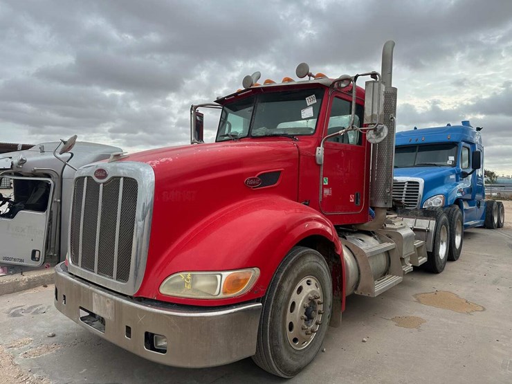 2014-peterbilt-386-image-1