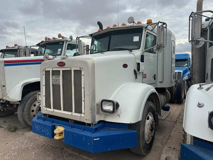 2012-peterbilt-365-image-1