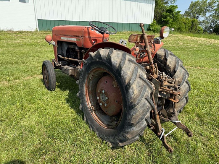 massey-ferguson-825-image-7