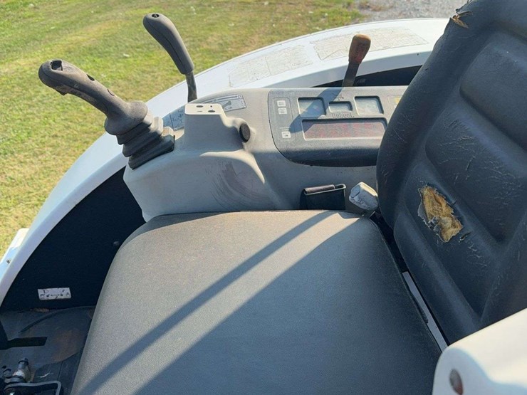 2007-bobcat-329g-image-8