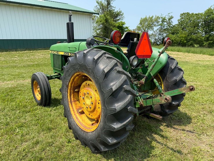 john-deere-2040-image-7