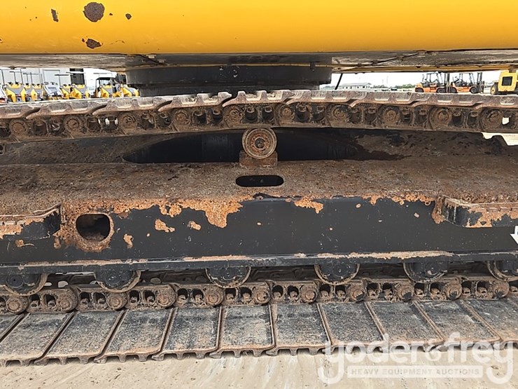 2022-deere-130g-image-13