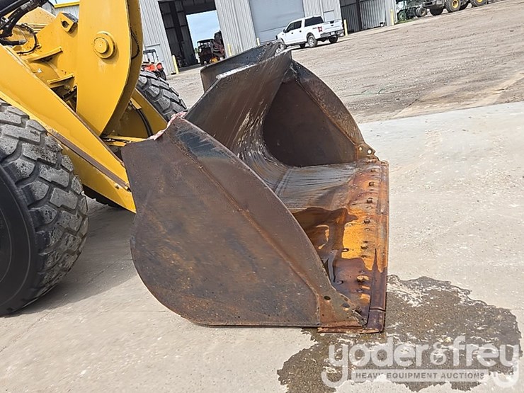 2018-caterpillar-926m-image-15