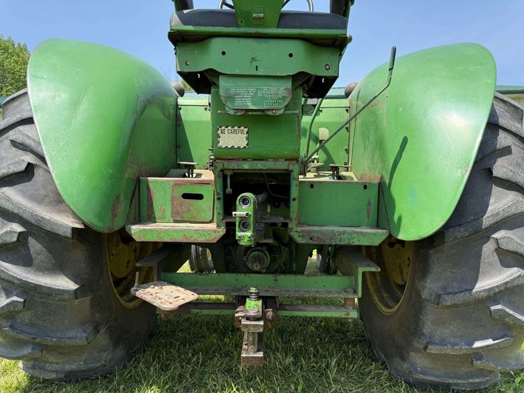 john-deere-830-image-19