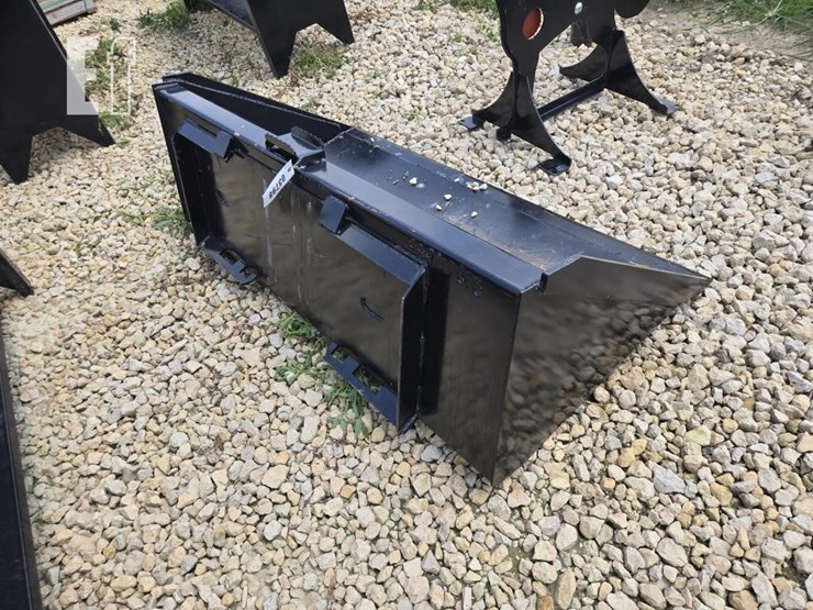 new-66"-bucket-w/-single-blade-image-3