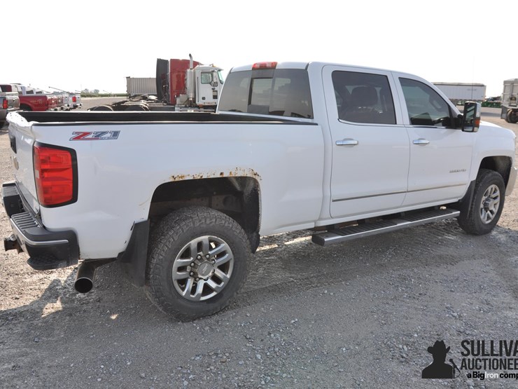 2015-chevrolet-2500-image-5