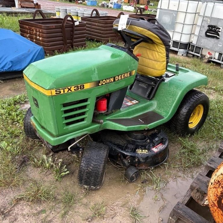 JOHN DEERE STX38