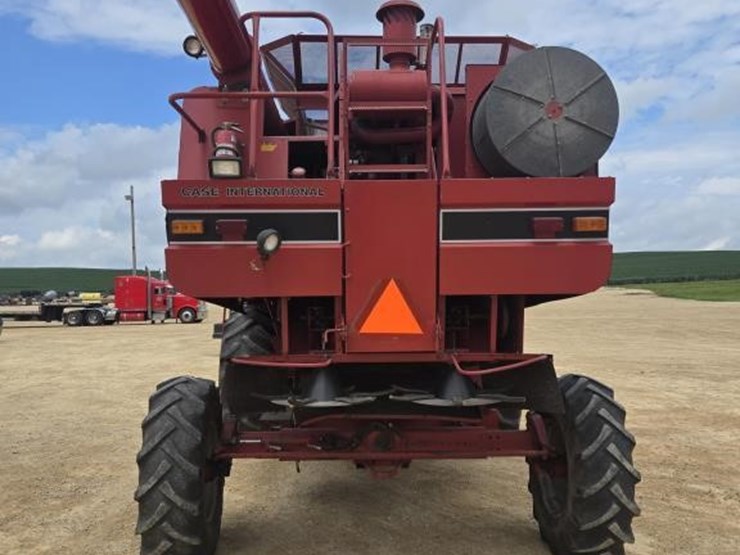 1992-case-ih-1660-image-8