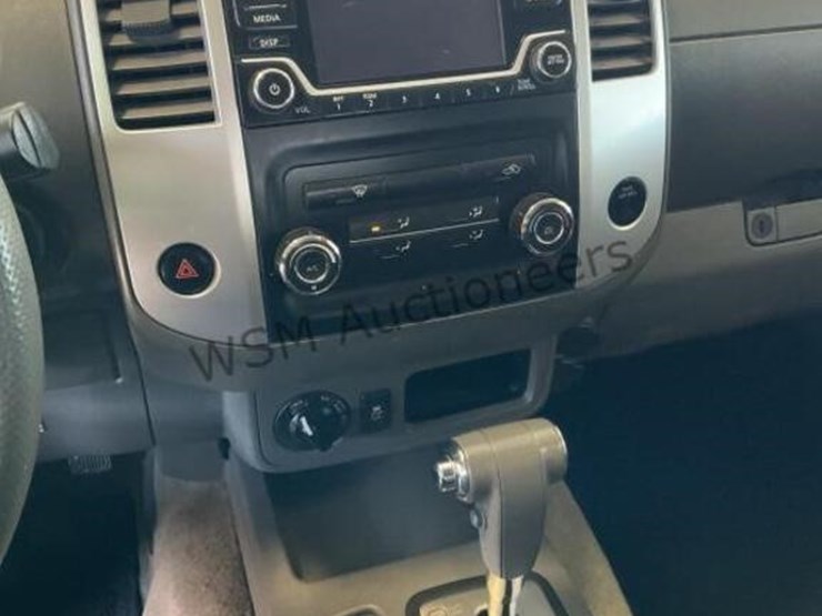 2015-nissan-frontier-image-19