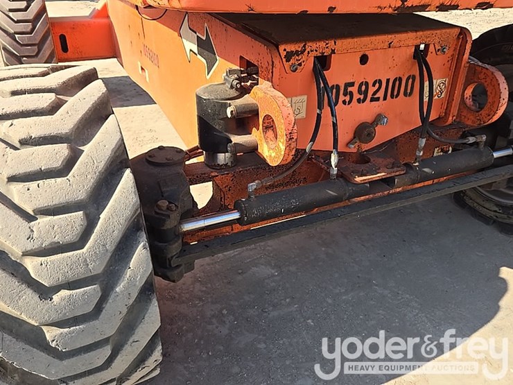 2017-jlg-800s-image-40