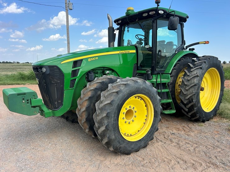 2010-john-deere-8320r-image-1
