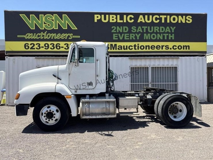 1998-freightliner-fld112-image-1
