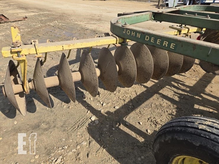 john-deere-210-image-7