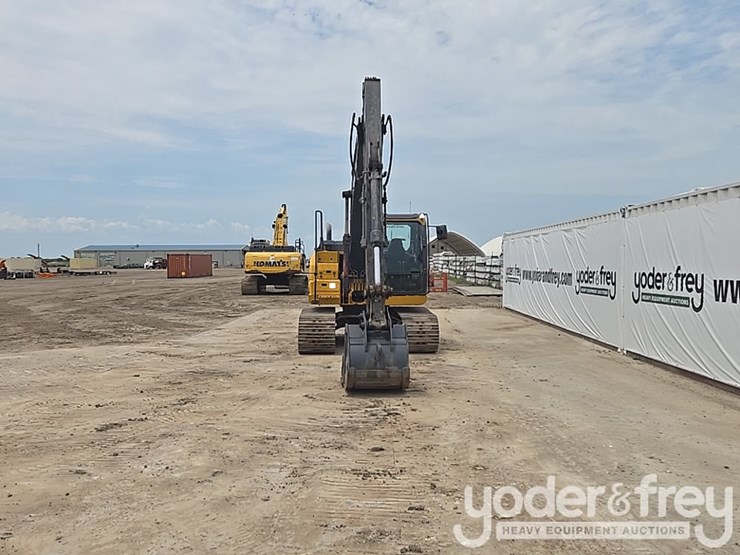 2022-deere-130g-image-8