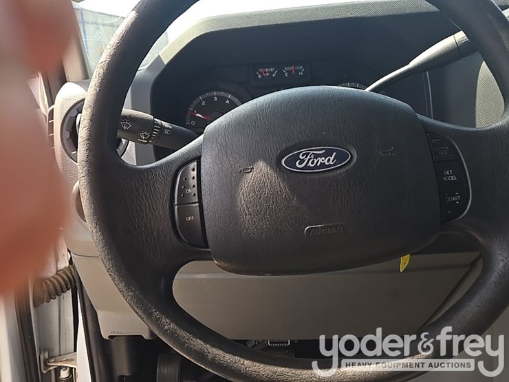 2019-ford-e350-image-45