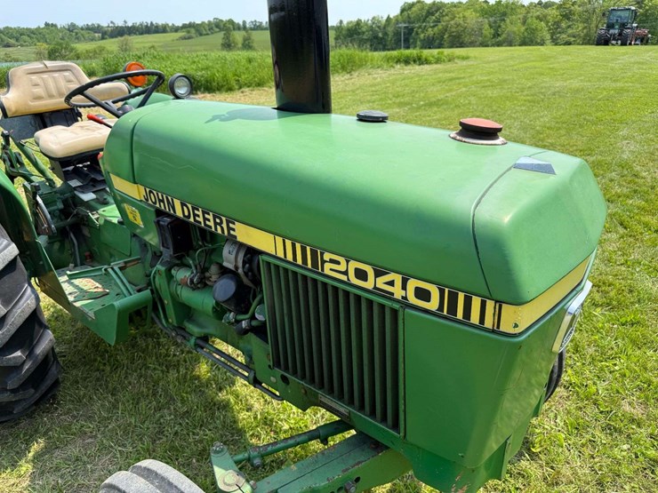 john-deere-2040-image-13