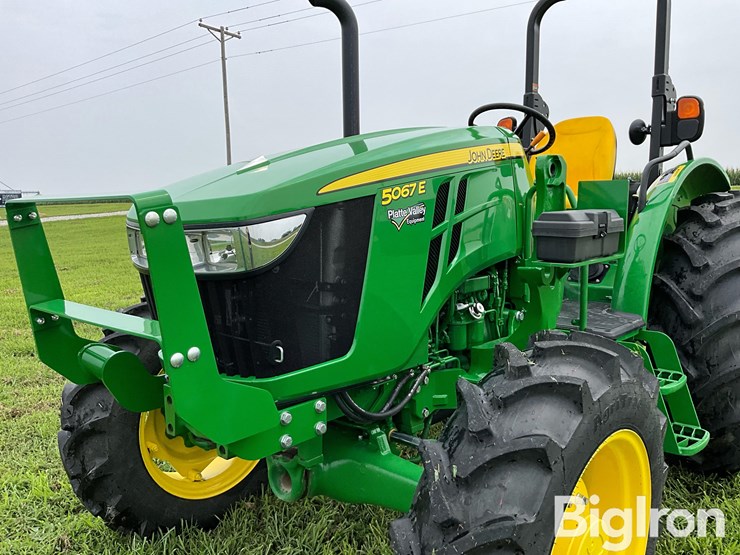 2023-john-deere-5067e-image-18