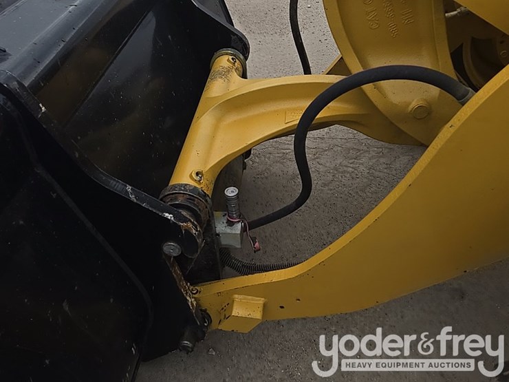2023-caterpillar-908-image-17