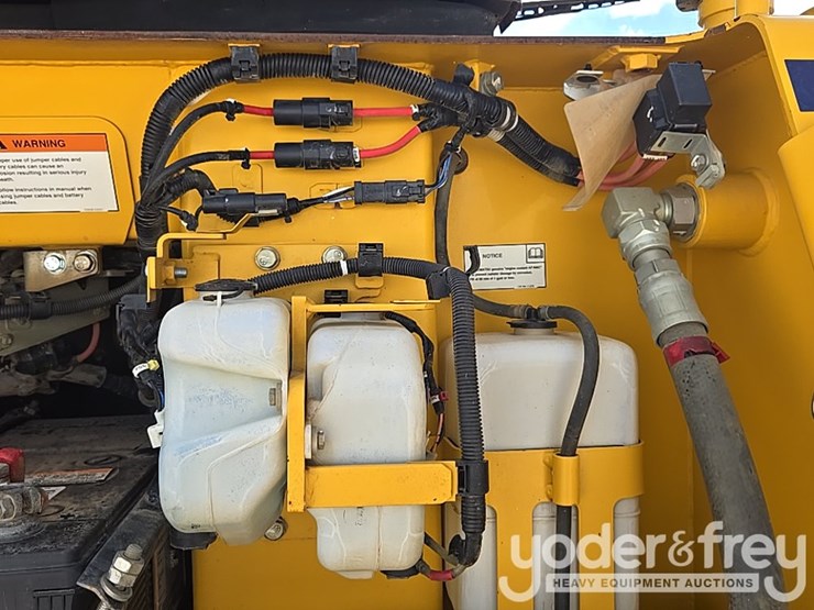 2021-komatsu-d61px-24-image-34
