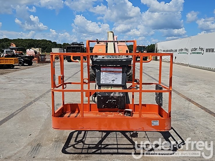 2007-jlg-800s-image-10