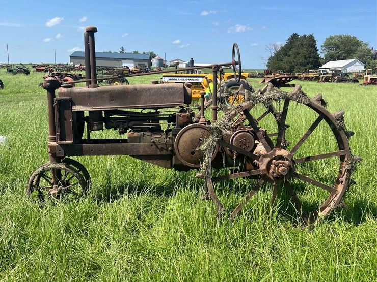 john-deere-model-b-image-2