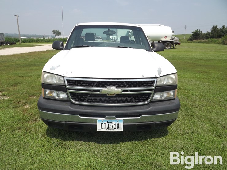2006-chevrolet-silverado-1500-image-2