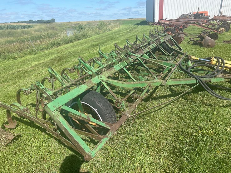 john-deere-14-image-19
