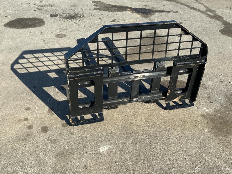 skid-steer-pallet-fork-attachment-image-13
