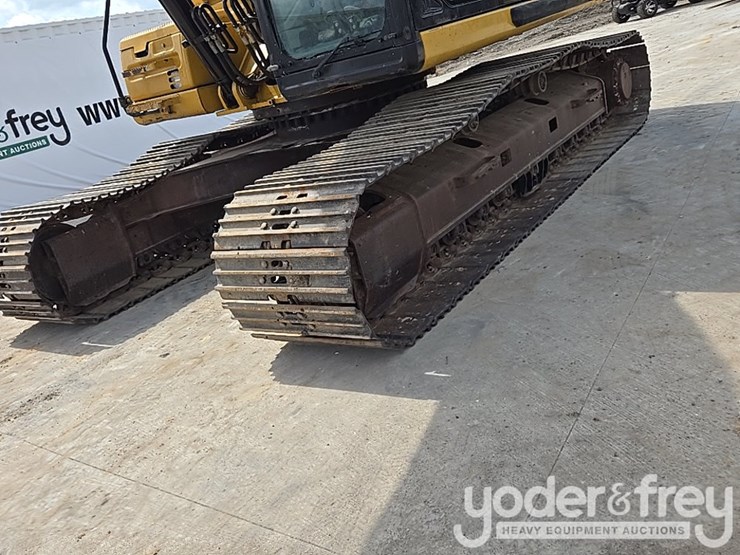 2015-caterpillar-329fl-image-9