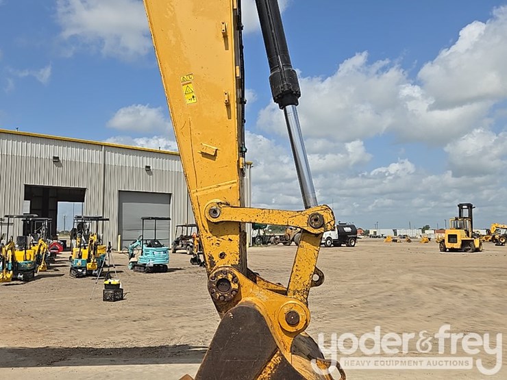 2015-caterpillar-329fl-image-37
