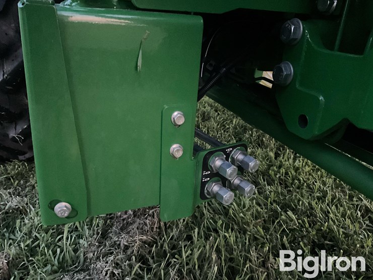 2022-john-deere-5045e-image-15
