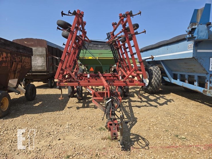 case-ih-4300-image-2