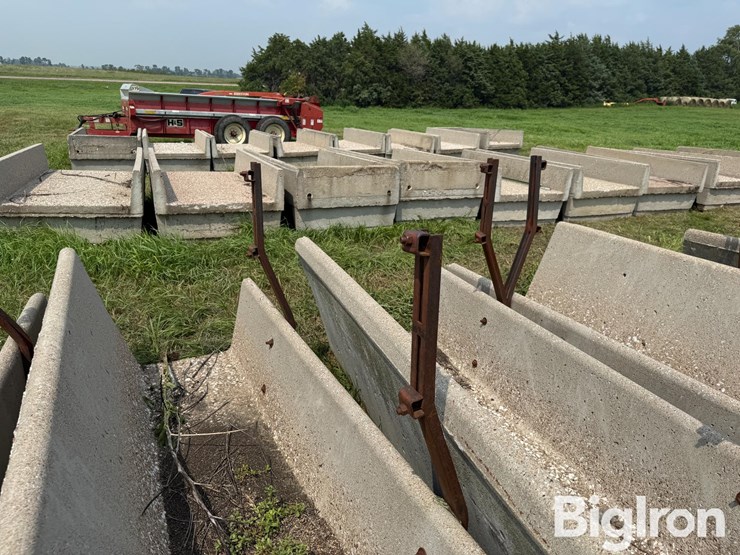 concrete-feed-bunks-image-10