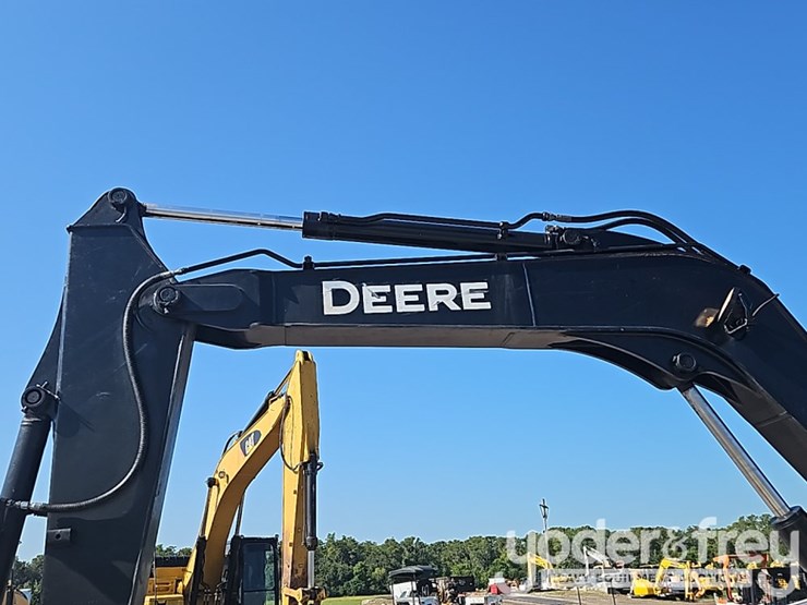 2015-deere-85g-image-19