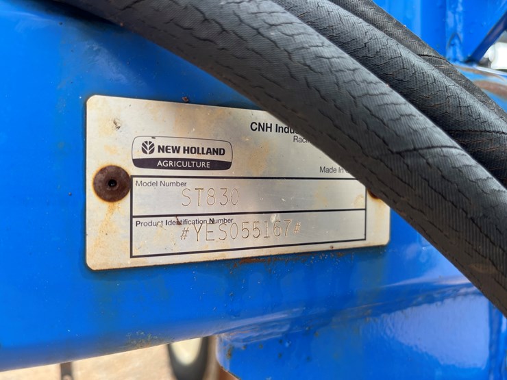 2014-new-holland-st830-image-22