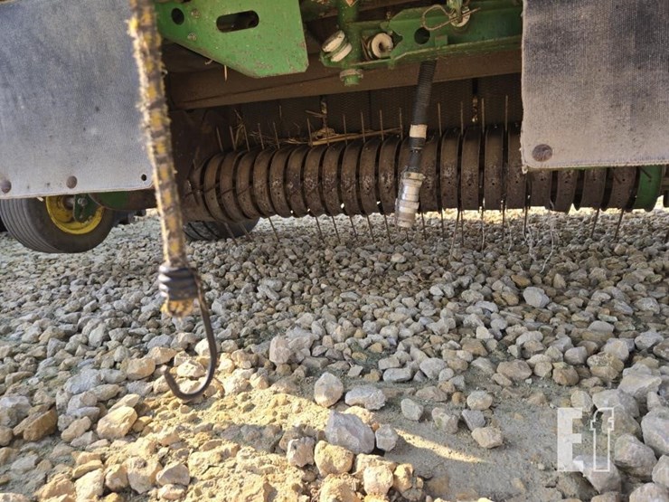1989-john-deere-566-image-5