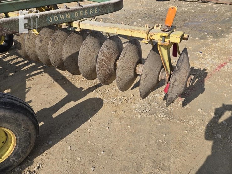 john-deere-210-image-14